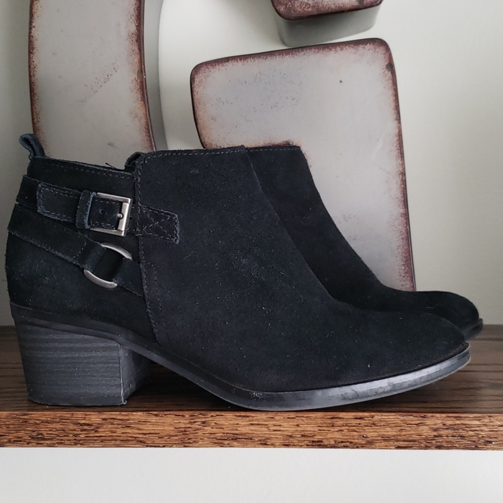 Black heeled suede booties 🖤 - Picture 5 of 9